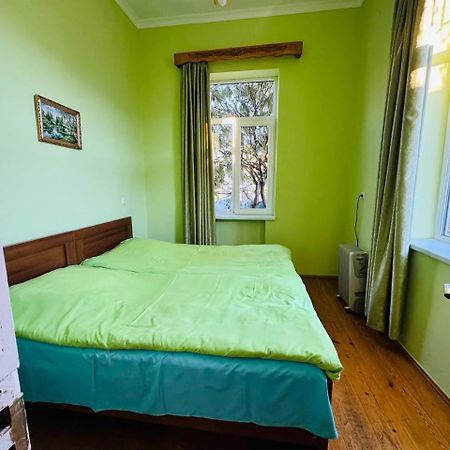 Guest House Bubu Koutaïssi Extérieur photo