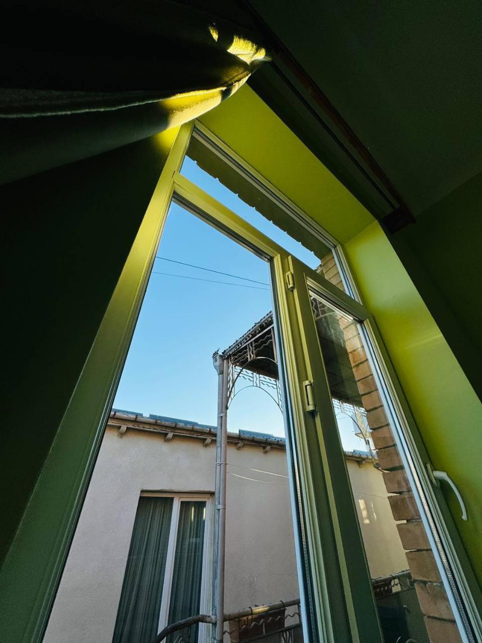 Guest House Bubu Koutaïssi Extérieur photo
