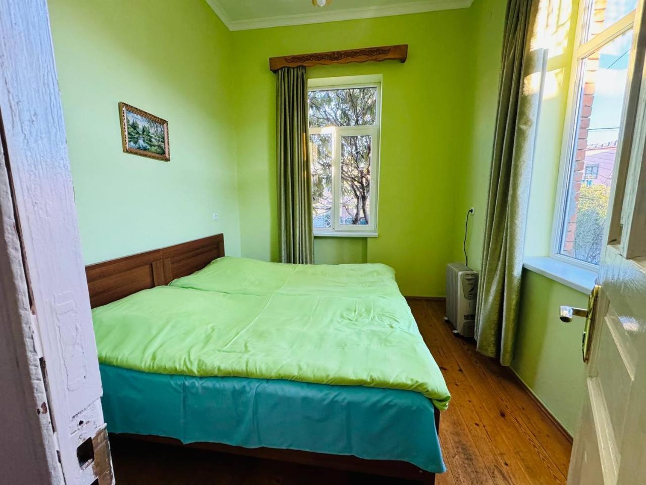Guest House Bubu Koutaïssi Extérieur photo