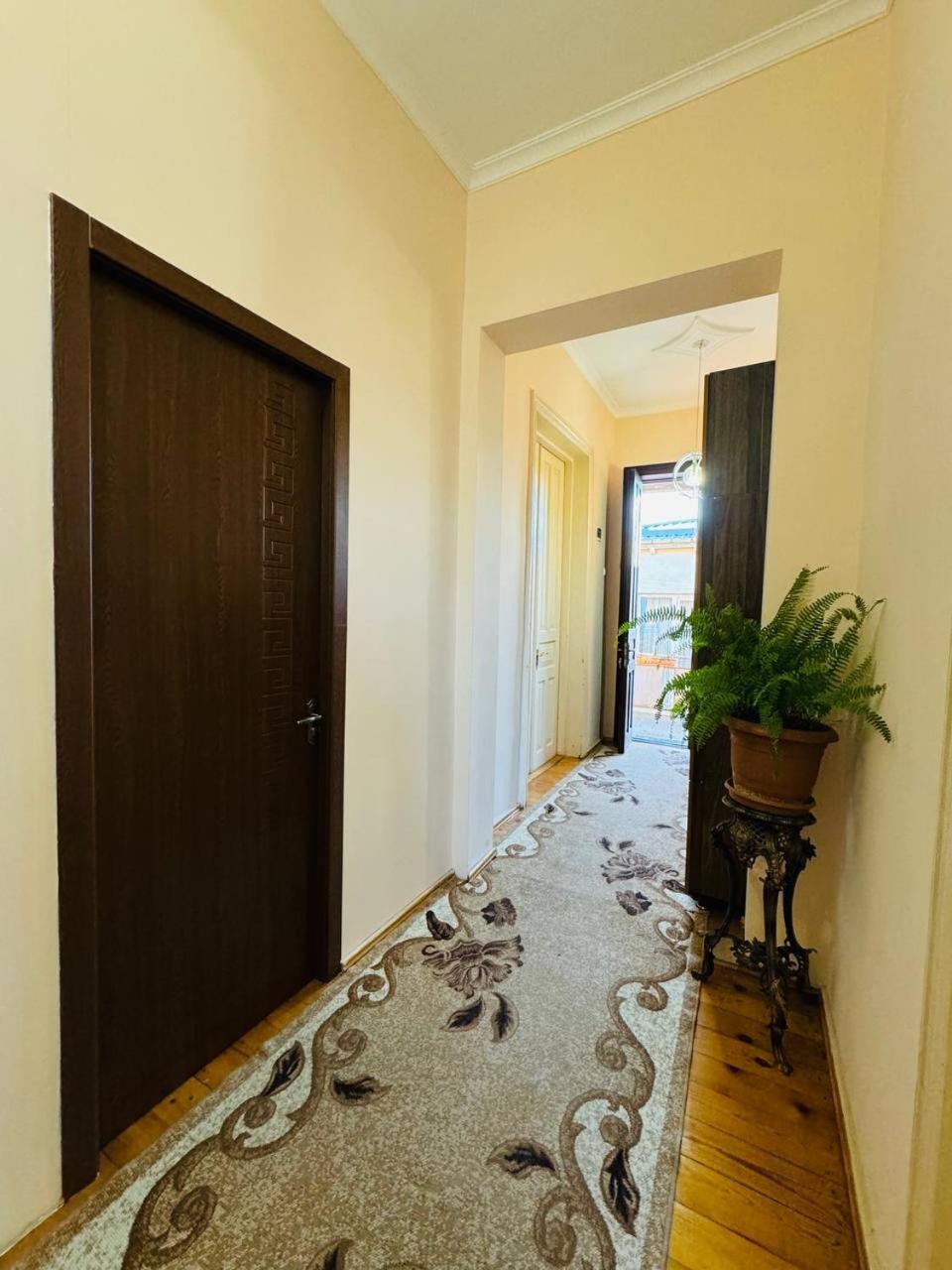 Guest House Bubu Koutaïssi Extérieur photo