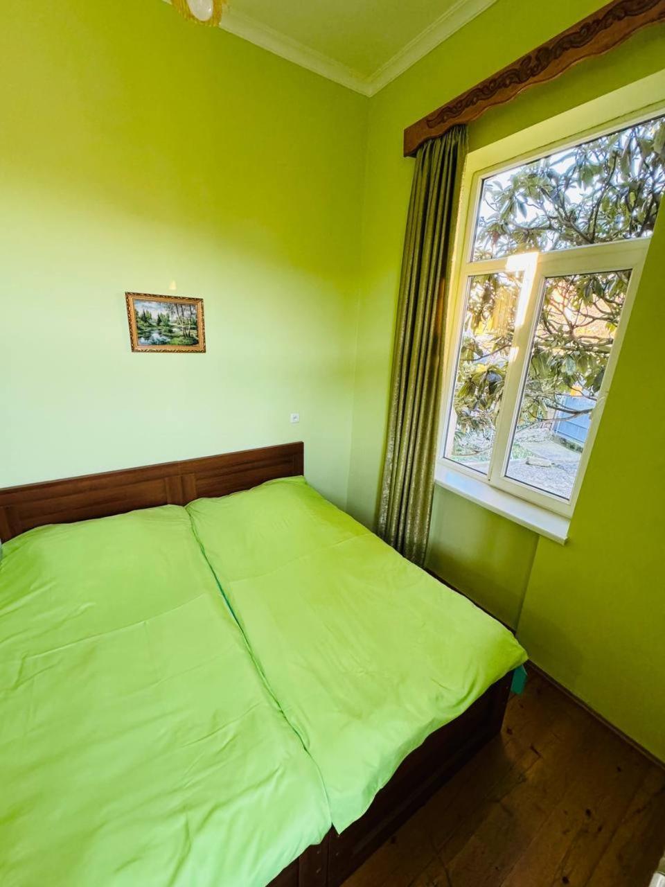 Guest House Bubu Koutaïssi Extérieur photo