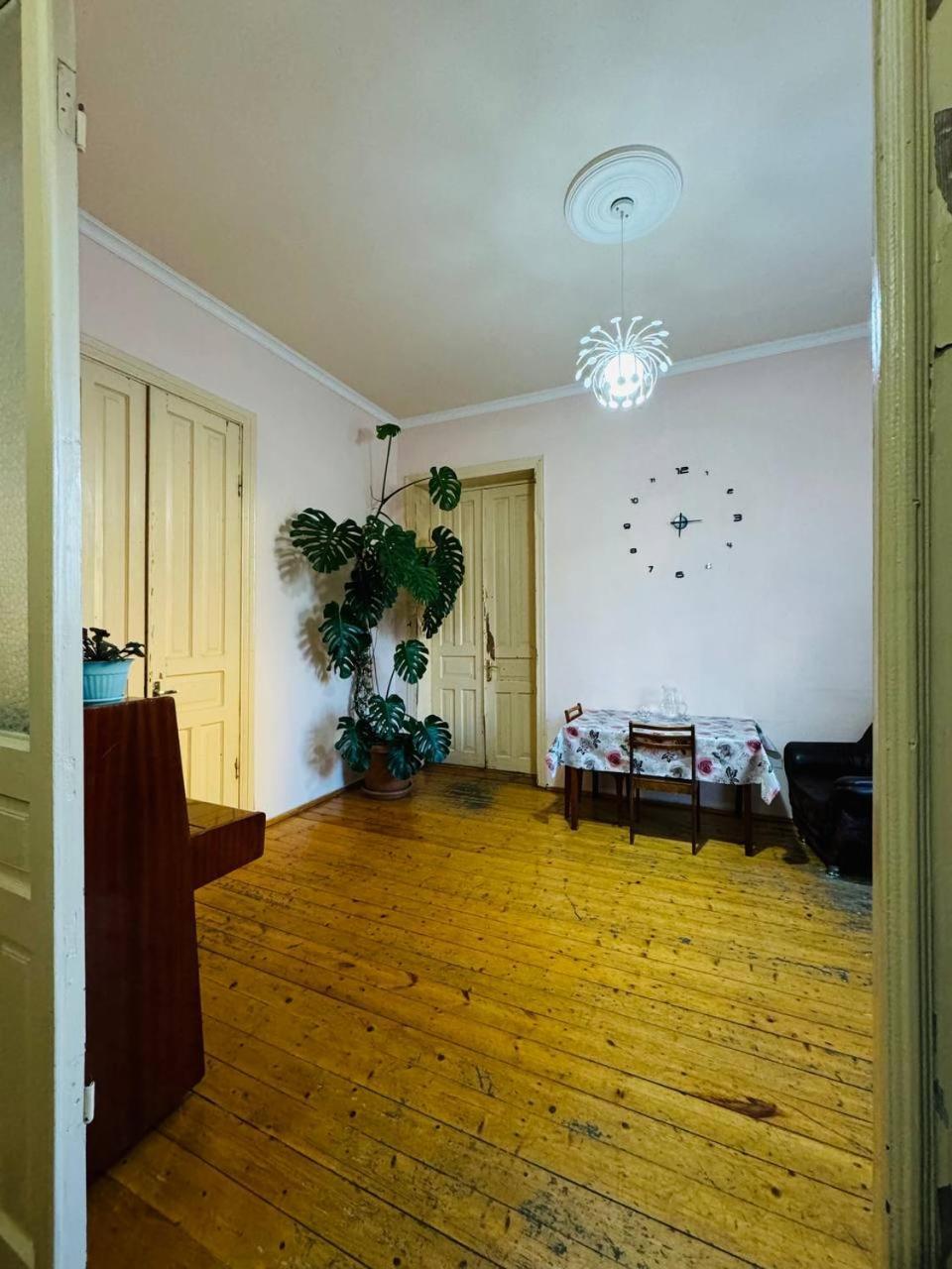 Guest House Bubu Koutaïssi Extérieur photo